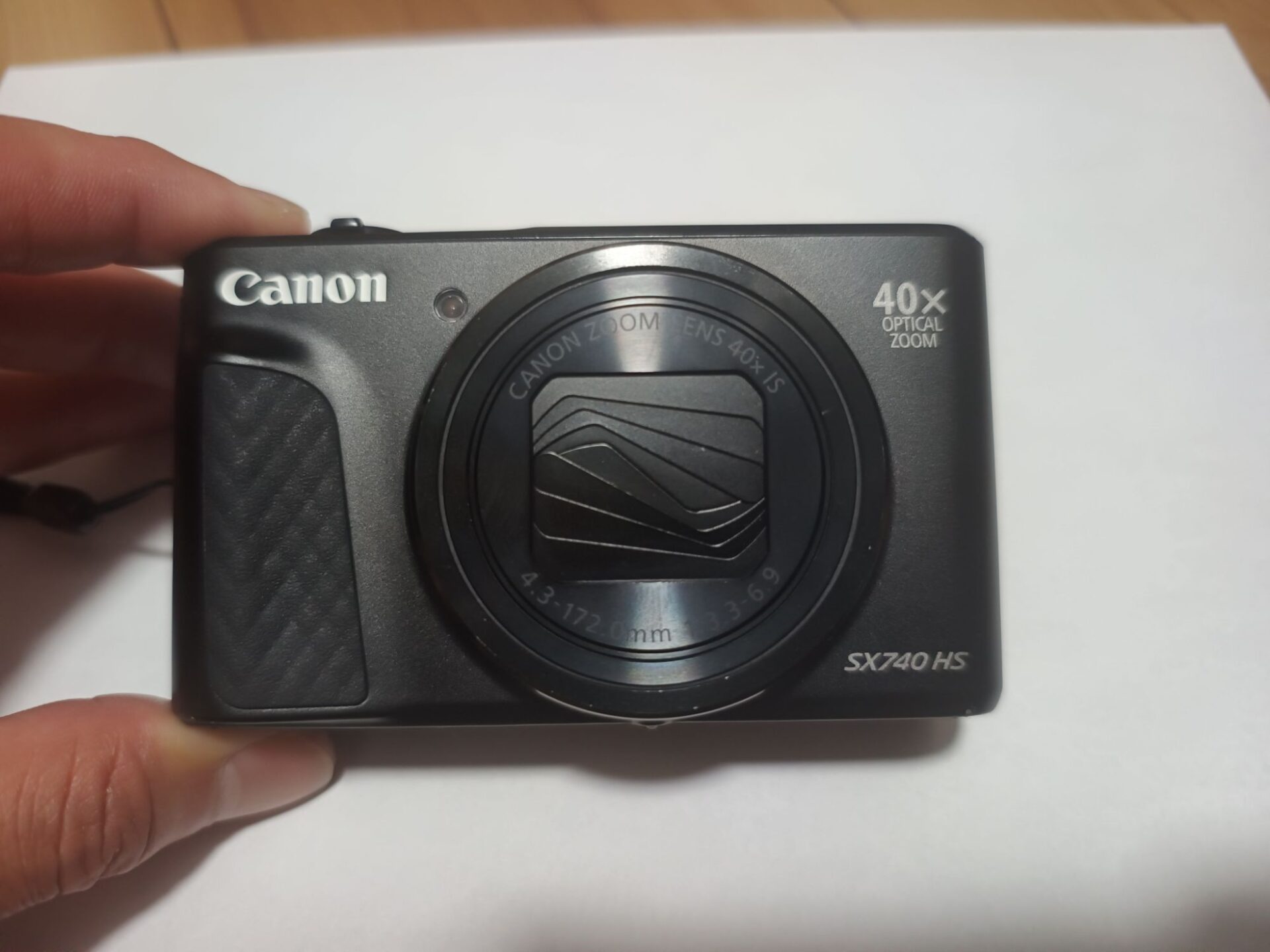 Canon PowerShot SX740 HS 本体。光学40倍ズームを搭載したコンパクトデジタルカメラ